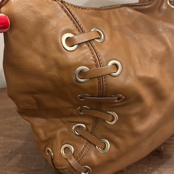 Michael Kors ⚜️ Camel Cored Hobo Bag with tassels and gold accents!! - Picture 6 of 16